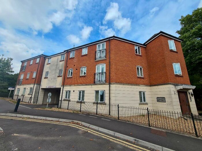2 Bedroom Flat To Rent In Preston Road, Yeovil, BA21