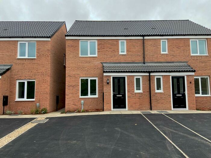 3 Bedroom Semi-Detached House To Rent In Ruby Drive, Hasland, Chesterfield, S41