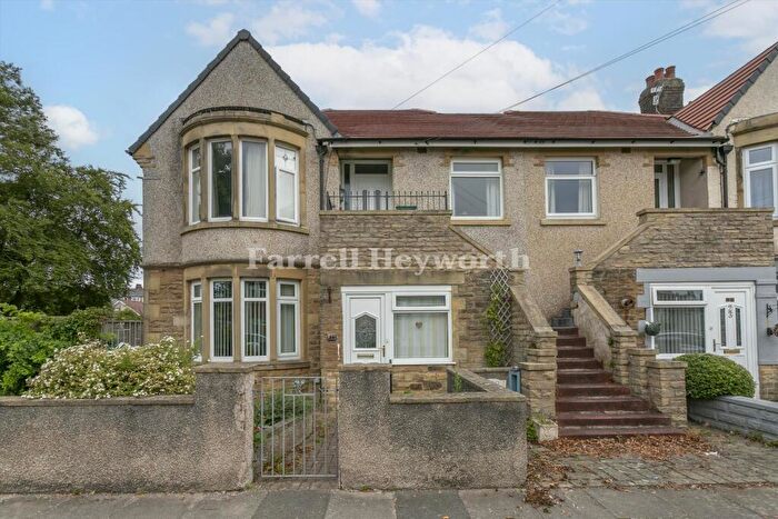 2 Bedroom Flat For Sale In Lake Avenue, Morecambe, LA4