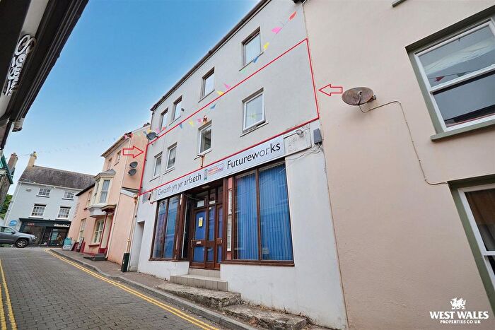 2 Bedroom Flat For Sale In St. Mary Street, Cardigan, SA43