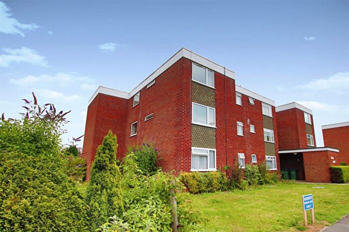 2 Bedroom Flat To Rent In Havelock Road, Warsash, SO31