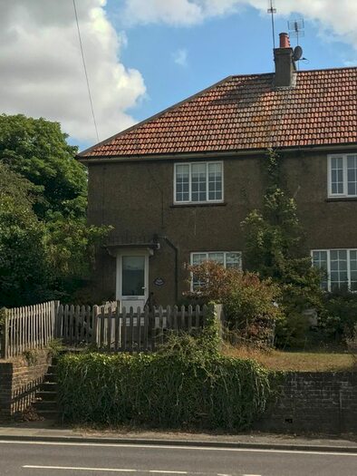 2 Bedroom End Of Terrace House To Rent In New Cottages, Wrotham Road, Istead Rise, Gravesend, DA13