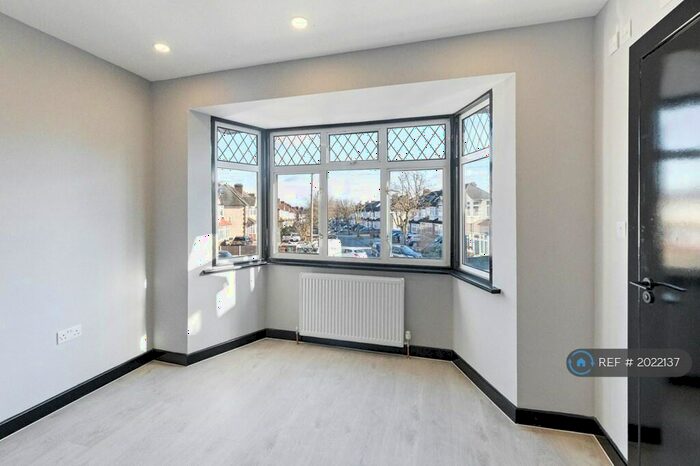 Studio To Rent In Taunton Close, Sutton, SM3