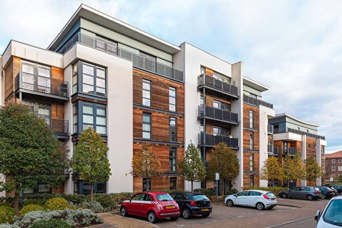 2 Bedroom Flat To Rent In Scott Avenue, Southfields, London, SW15