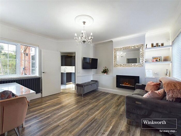 2 Bedroom Flat To Rent In Roe End, Kingsbury, London, NW9