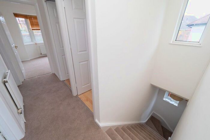 2 Bedroom Maisonette To Rent In Grove Close, Kingston Upon Thames KT1