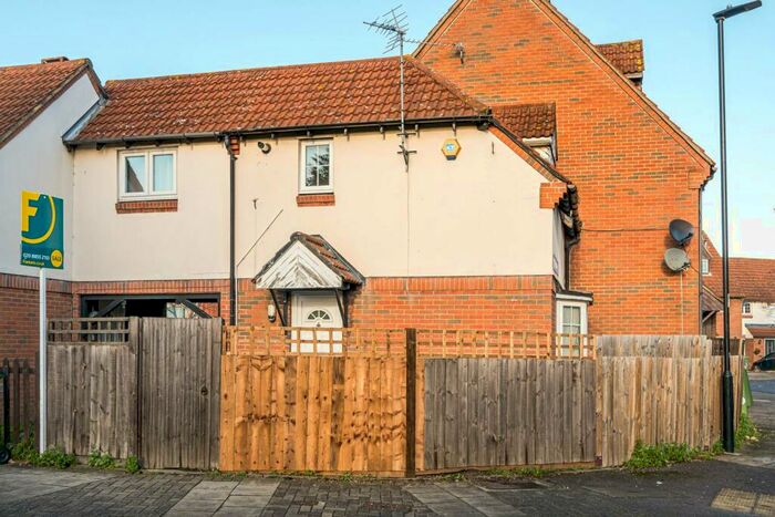 1 Bedroom Terraced House To Rent In Nickelby Close, Thamesmead, London, SE28