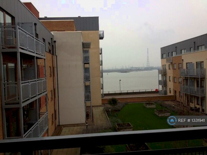 2 Bedroom Flat To Rent In North Star Boulevard, Kent, DA9