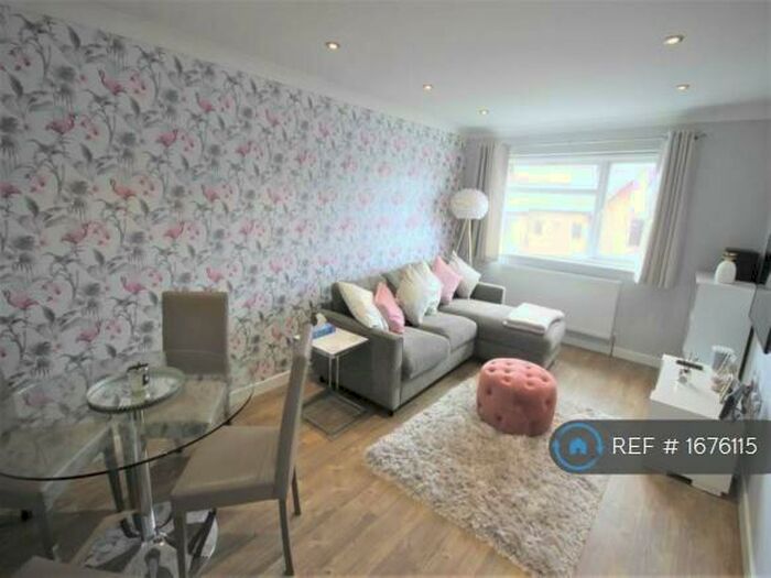 1 Bedroom Flat To Rent In Thornton House, London, E11