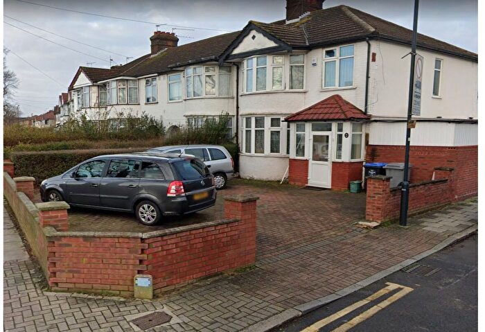 3 Bedroom Semi-Detached House To Rent In Elmcroft Gardens, London, NW9