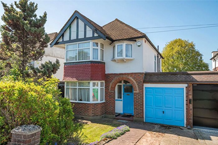 3 Bedroom Detached House For Sale In Cloonmore Avenue, Orpington, BR6