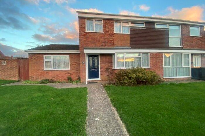 3 Bedroom Semi-Detached House To Rent In Hunts Path, Bedford, MK43