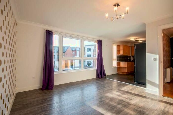 2 Bedroom Flat To Rent In Ferry Gait Drive, Edinburgh, EH4