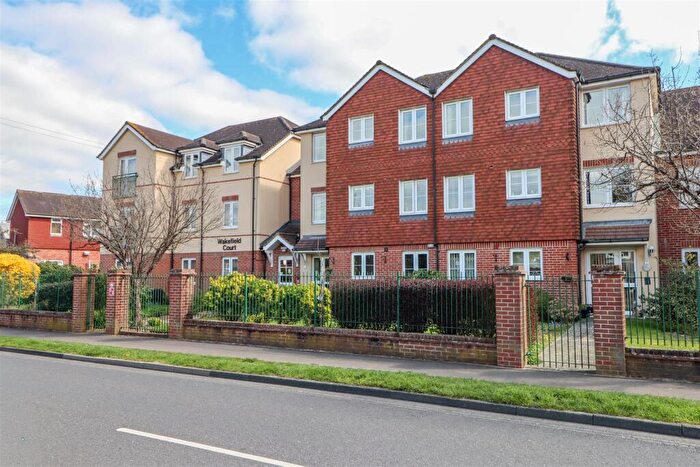 1 Bedroom Flat For Sale In Blackbridge Lane, Horsham, RH12