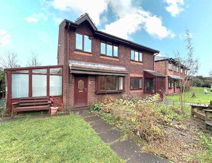 3 Bedroom Semi Detached House For Sale In Fieldbrook Walk, Westhoughton, Bolton, BL5
