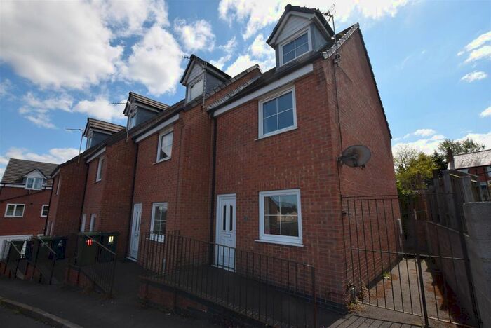 2 Bedroom Town House To Rent In East Nelson Street, Heanor, Derbyshire, DE75