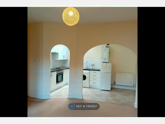 2 Bedroom Flat To Rent In Royal Mews, Cheltenham, GL50