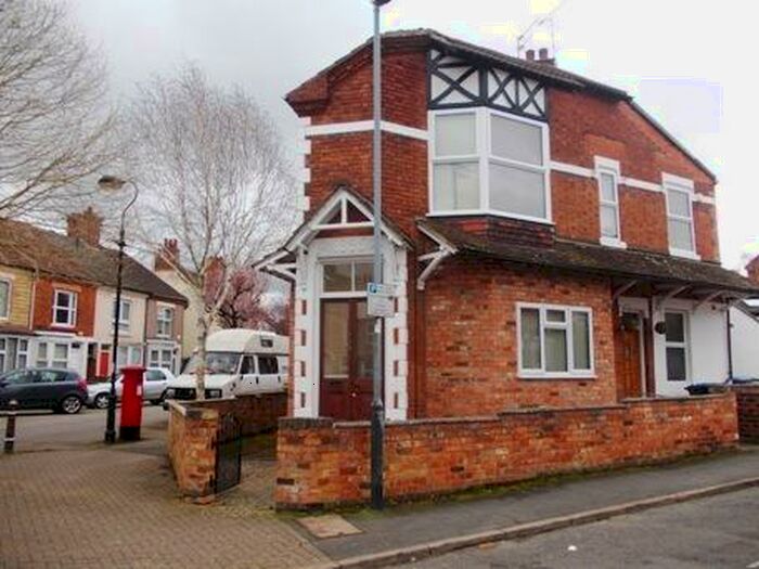 2 Bedroom Flat To Rent In Cambridge Street, Rugby, CV21