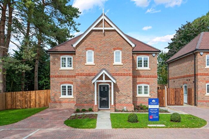4 Bedroom Detached House For Sale In Silver Birches, Tadworth, KT20