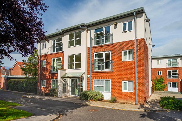 2 Bedroom Flat For Sale In Thief Lane, York, YO10