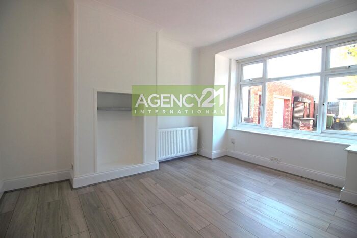4 Bedroom Terraced House To Rent In Clifton Road, Forest Gate, E7