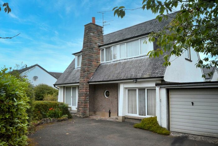 3 Bedroom Detached House For Sale In Glen Road, Torwood, Stirlingshire, FK5