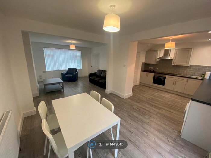 4 Bedroom Terraced House To Rent In Romney Avenue, Bristol, BS7