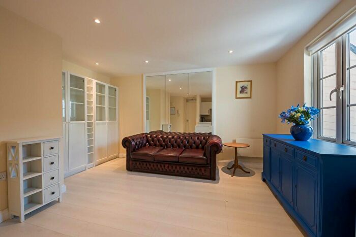 1 Bedroom Flat To Rent In Oswin Street, London, SE11