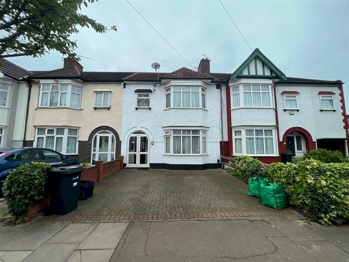 4 Bedroom Terraced House To Rent In Crownfield Avenue, Ilford, IG2
