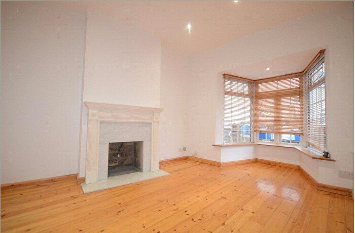 2 Bedroom Flat To Rent In Oxford Road, Windsor, SL4