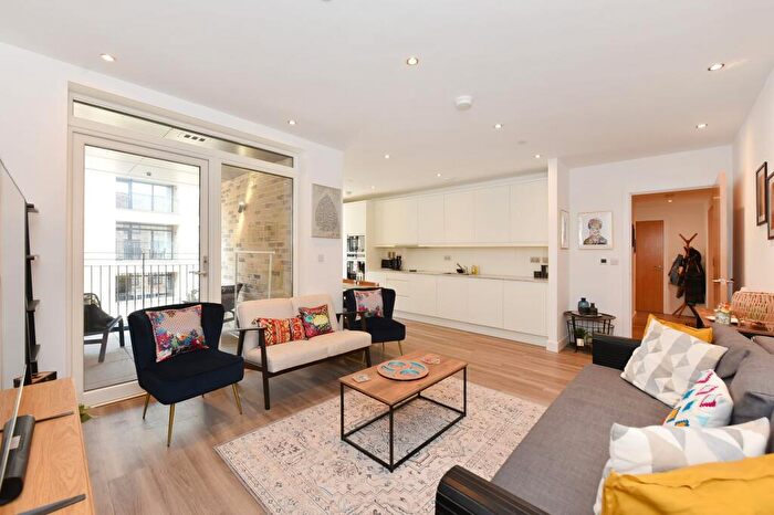2 Bedroom Apartment For Sale In Lismore Boulevard, Greenwich House, NW9