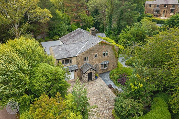4 Bedroom Detached House For Sale In Riding Gate, Bradshaw, Bolton, BL2