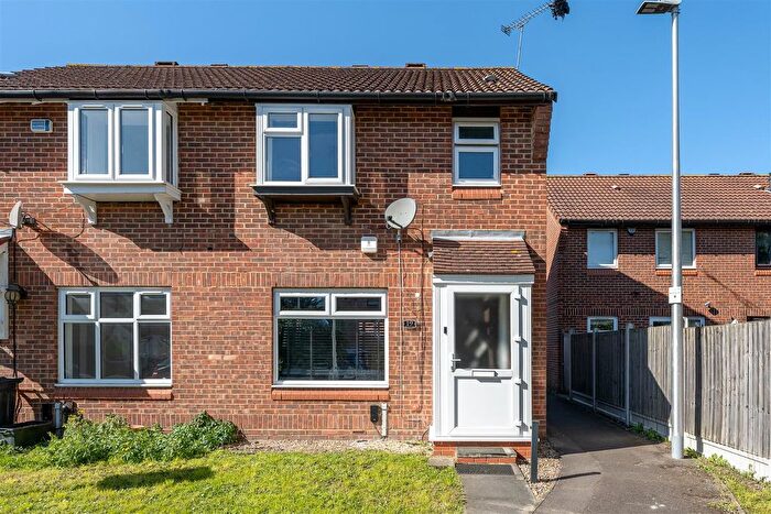 3 Bedroom Property For Sale In Hookstone Way, Woodford Green, IG8
