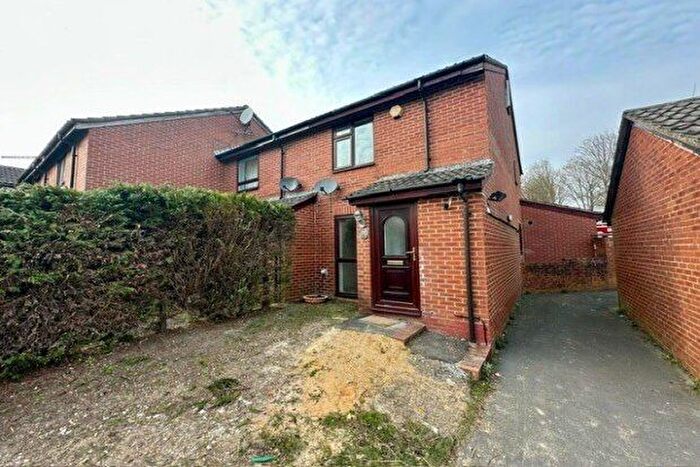 3 Bedroom Semi-Detached House To Rent In Falcon View, Winchester, SO22