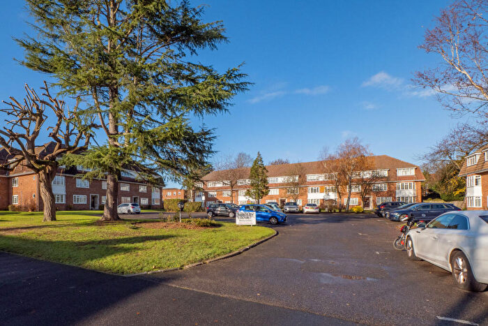 2 Bedroom Apartment To Rent In Hemingford Road, Cheam, Sutton, SM3