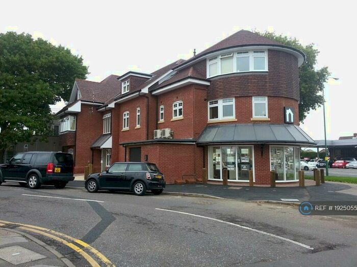 2 Bedroom Flat To Rent In Priory Court, Bournemouth, BH9