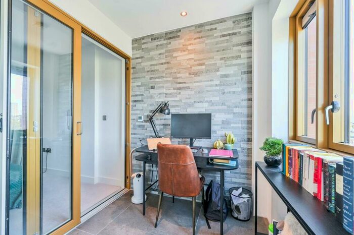 1 Bedroom Flat To Rent In Wansbeck Road, , Hackney Wick, London, E3