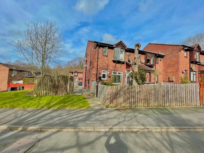 1 Bedroom Flat To Rent In Walesby Court, Leeds, LS16