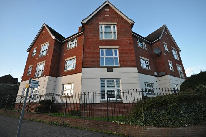 2 Bedroom Apartment To Rent In King Edward Court, Cedar Avenue West, Chelmsford, Essex, CM1