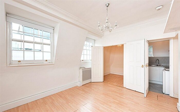 Studio For Sale In Duke Of York Street, London, SW1Y