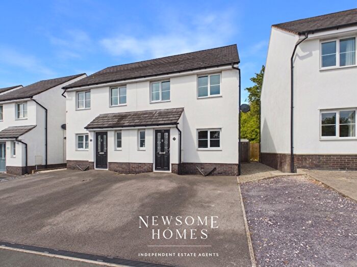 3 Bedroom Semi-Detached House For Sale In Maes Y Goron, Lixwm, CH8