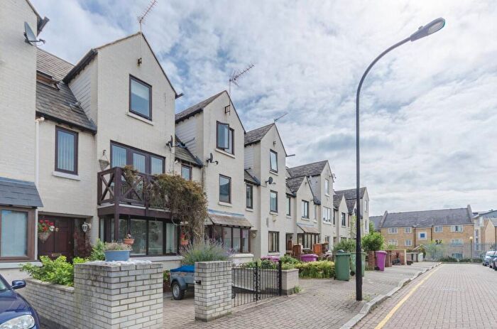 4 Bedroom House To Rent In Wynan Road, Canary Wharf, London, E14