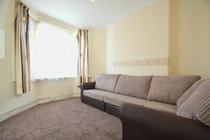 4 Bedroom Terraced House To Rent In Dogfield Street, Cathays CF24