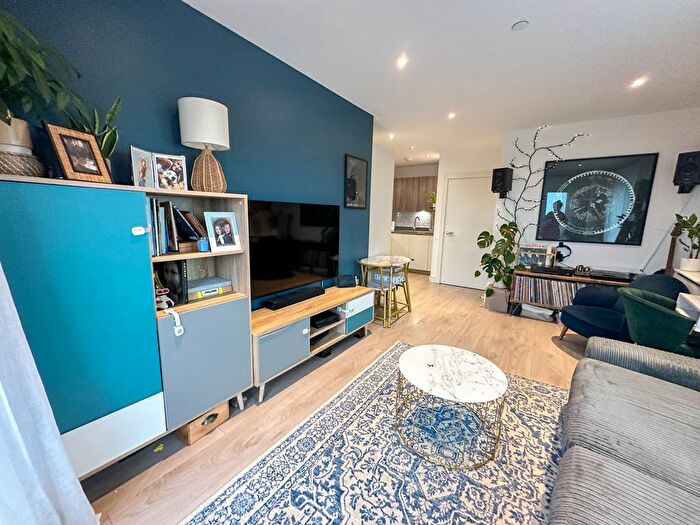 2 Bedroom Flat For Sale In Dickens Yard, London, W5