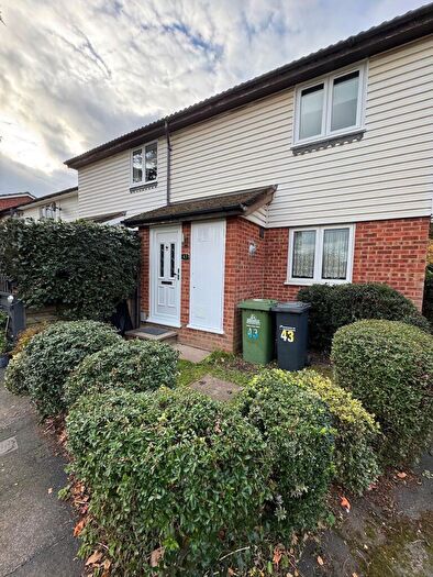 2 Bedroom Flat To Rent In Rochford Close, Broxbourne, EN10