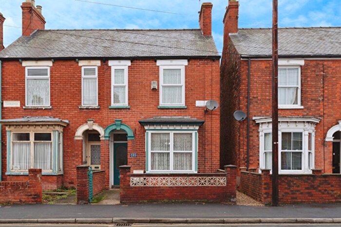 2 Bedroom Semi Detached House For Sale In Grovehill Road, Beverley, HU17