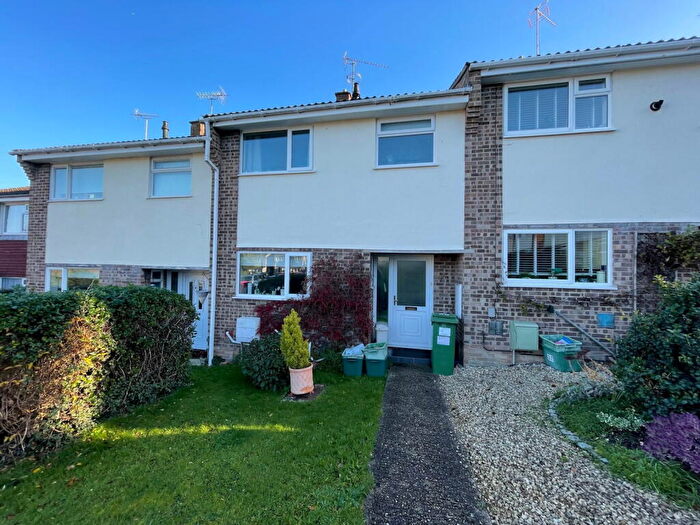 3 Bedroom Semi Detached House To Rent In Epsom Crescent, Newbury, RG14