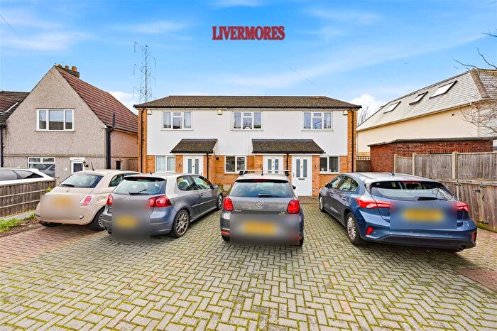 2 Bedroom Terraced House For Sale In Crayford Way, Crayford, Kent, DA1