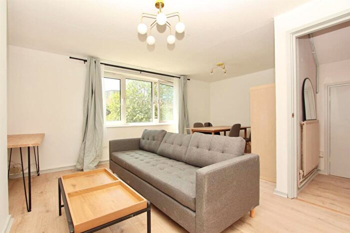 3 Bedroom Apartment To Rent In Grove Crescent Road, E15