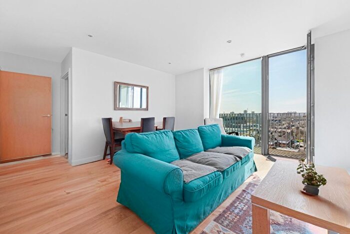 2 Bedroom Flat To Rent In Antonine Heights, City Walk, SE1